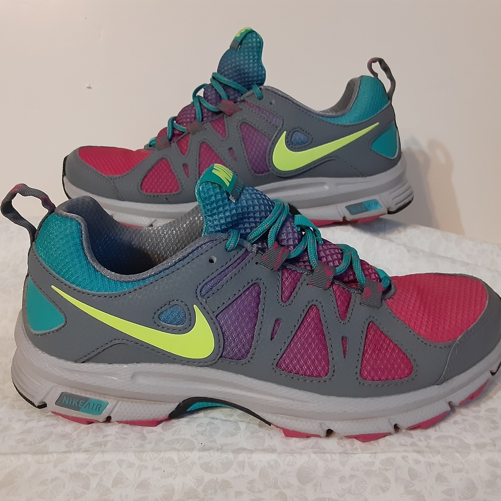 Wmns NIKE AIR ALVORD Sz 8 Colorful!!